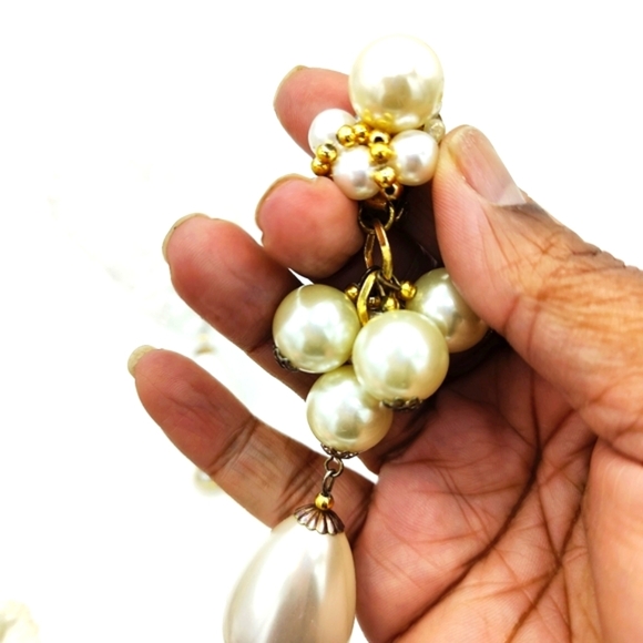 Vintage Long Pearl Earrings / Clip On / Extra Long - Picture 6 of 6